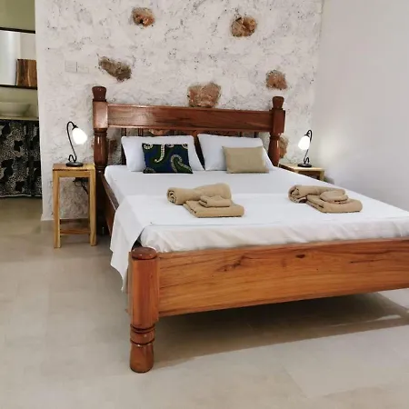 Tamaru House Bungalow With Patio